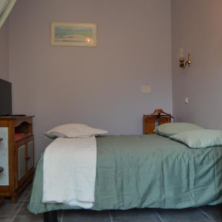 Chambre Charentaise Vars  Buitenkant foto