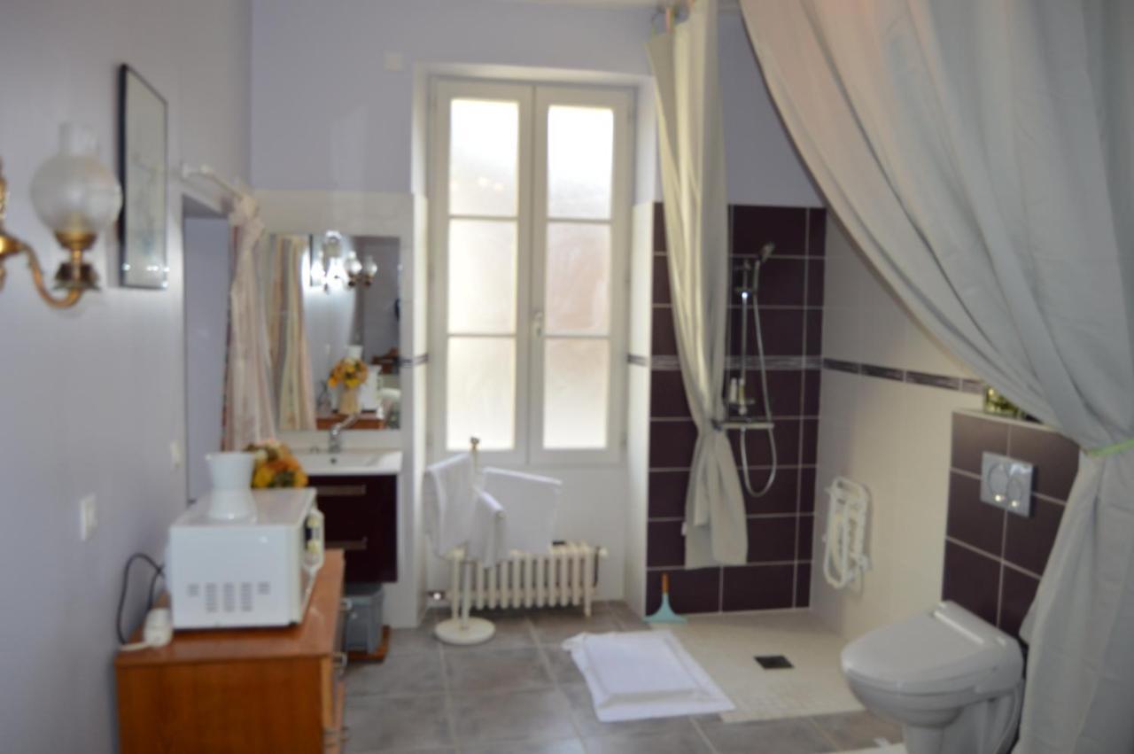 Chambre Charentaise Vars  Buitenkant foto